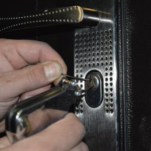 Вскрытие дверных замков